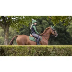 LeMieux Suede Close Contact Square Horse Saddle Pads 7 LeMieux Suede Close Contact Square Horse Saddle Pads -Weaver Leather || Finish Line || Cavalor Shop 869374 PT3. AC SS1800 V1687538918